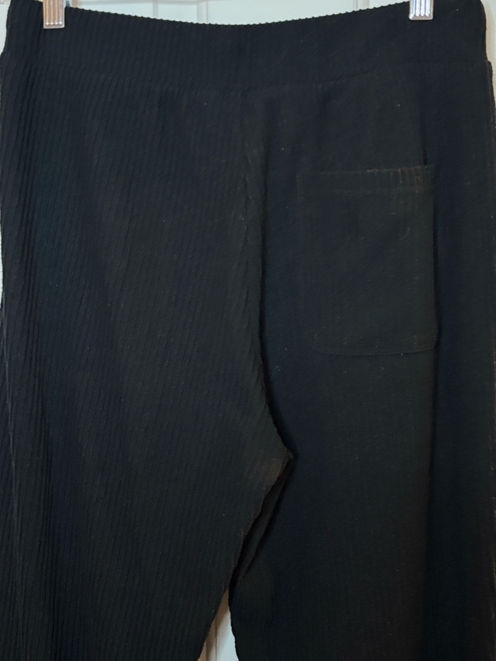 EUC ALO Women’s Black Wide Rib Knit Joggers Size M - Picture 9 of 10
